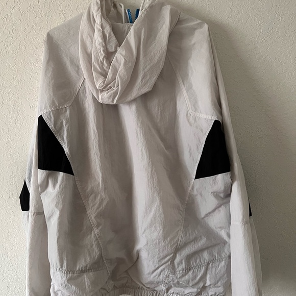 Nike Windbreaker - Picture 2 of 3